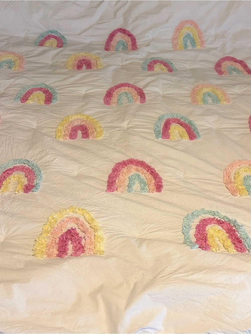 Pottery Barn Kids White Candlewick Rainbow Comforter Size Queen/Full